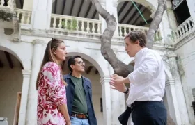 Delegados de la CAF y funcionarios de la Alcaldía recorrieron el Centro de Santa Marta