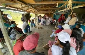 Cruz Roja llevó mercados a familias confinadas en Antioquia.