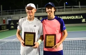 Noah Johnston y el colombiano Alejandro Arcilla, campeones en dobles masculino. 