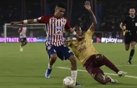 José Enamorado sostuvo un duelo cerrado durante el partido con Junior Hernández.