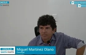 El concejal samario Miguel Martínez Olano, en la sesión del jueves