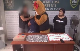 El policía encubierto con las dos capturadas