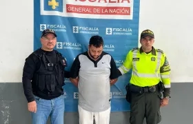 Edwin Alfonso Blanco Caro tras ser capturado por el CTI y la Policía. 