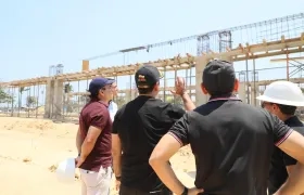 Distrito supervisa obras del tren turístico que llevará a las playas de Puerto Mocho.