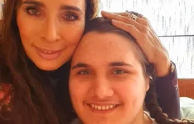 La actriz colombiana Luly Bossa y su hijo Ángelo.