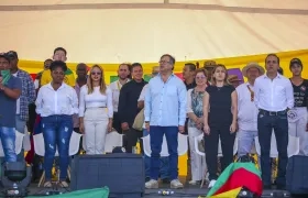 La vicepresidenta Francia Márquez y el Presidente Gustavo Petro en Puerto Resistencia.