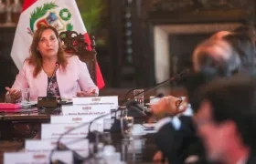 La presidenta Dina Boluarte en el palacio de gobierno en Lima