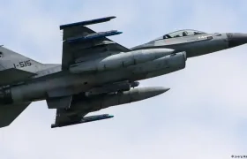 Avión F16.