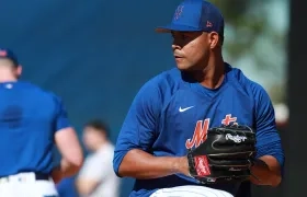José Quintana abrió el juego inaugural por los Mets. 