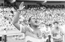 Édgar Perea en una de sus entradas triunfales al estadio Metropolitano Roberto Meléndez. 