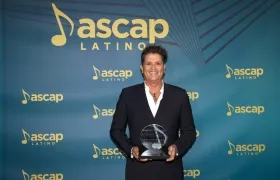 Carlos Vives asistió al evento en compañía de su familia.