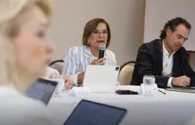 La Procuradora General de la Nación, Margarita Cabello y el Alcalde de Medellín, Federico Gutiérrez.
