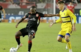 Edwuin Cetré durante el partido que Estudiantes le ganó 1-0 a Boca Juniors.