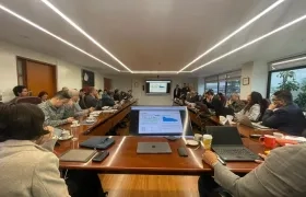 Foto referencia de una reunión del comité de seguimiento del sector energético