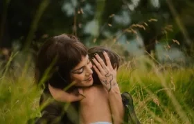 Greeicy junto a su hijo Kai.