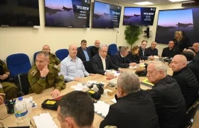 Benjamín Netanyahu en la reunión extraordinaria con el 'Gabinete de guerra'.