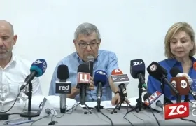 Martín Mestre Vargas, Martín Mestre y Nancy Vargas, hermano y padres de Nancy Mestre, en la rueda de prensa de este viernes
