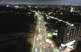 Alumbrado público en Vía al Mar.