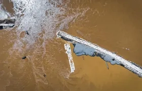 Fotografía aérea del desbordamiento del río Cauca en 'Caregato'.