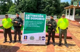 Las fincas habrían sido adquiridas con dineros del narcotráfico.
