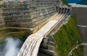 La senda de embalse se ubica en 10.43% puntos porcentuales por encima de la senda de referencia.