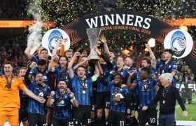 La celebración de la plantilla del Atalanta tras conquistar el título de la Liga Europa. 