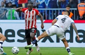 El colombiano Edwuin Cetré convirtió uno de los cobros desde el punto penal.  