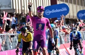 Jonathan Milan recordó su número de triunfos de etapa en el Giro.  