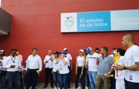 Cacerolazo a las afueras de la sede de MinTrabajo, en Barranquilla.