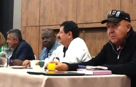  Directivos de Fecode se reunieron este martes con algunos congresistas ante quienes ratificaron su compromiso de defender la educación pública.