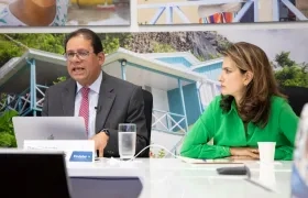 Gustavo Marulanda, Director General Instituto Geográfico Agustín Codazzi y María Amparo Arango, Vicepresidenta Comercial de Findeter.
