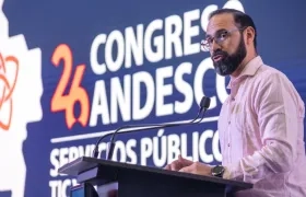 El ministro de Minas, Andrés Camacho.