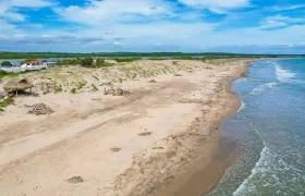 La playa de Punta Astilleros.