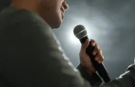 Comediante fue condenado en Indonesia.