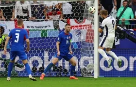 El cabezazo de Harry Kane para el segundo gol de Inglaterra, en el comienzo de la prórroga.