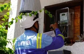 Foto referencia de operario de Air-e