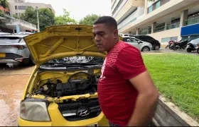 Wilmer Mesa, el conductor del taxi que iba con un pasajero en el momento de la emergencia