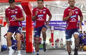 Steven Rodríguez, Gabriel Fuentes y Edwin Herrera en trabajos de pretemporada con Junior.