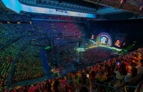 Karol G durante su gira en el Santiago Bernabéu.