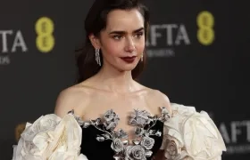 La actriz Lily Collins, quien interpreta a Emily. 