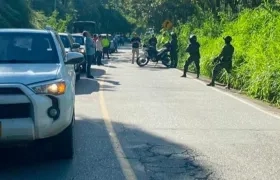 La caravana de la UNP con disidentes de las FARC.