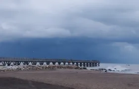 Aspecto nublado y lluvioso en Puerto Colombia. 