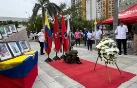 La conmemoración se realizó en la Plaza de la Paz.