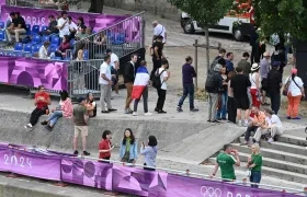 Las colas del público para acceder a la ceremonia inaugural.