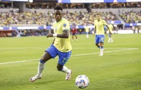 Vinicius Junior no jugó contra Uruguay por estar suspendido.