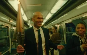 Zidane en el video con la antorcha en el metro de París.