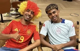 Lamine Yamal junto a su padre en la pasada Eurocopa.