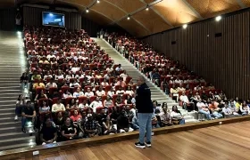 El secretario de Cultura, Juan Carlos Ospino Acuña, en la inducción de los estudiantes.