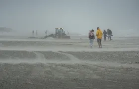 Panorama en playas por el Debby.