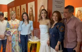 Acto de entrega de la corona 'Aurora de canto ancestral'.